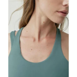 Born Living Yoga Haut De Sport Pour Femme En Tissu Performant à Maintien élevé Ibai -Plein Air Sports Magasin haut de sport pour femme en tissu performant a maintien eleve ibai 2