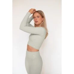 Haut De Yoga Manches Longues Gainant Et Sans Coutures Pour Femme - Vert Sauge -Plein Air Sports Magasin haut de yoga manches longues gainant et sans coutures pour femme vert sauge 3