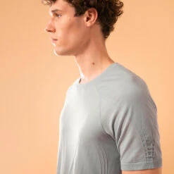 T-SHIRT SEAMLESS YOGA HOMME SECONDE PEAU GRIS CLAIR